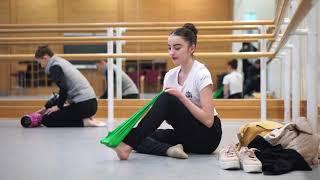 #InsideTheStudio - Royal Ballet School students are back!