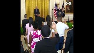 拜登总统在白宫主持移民入籍仪式